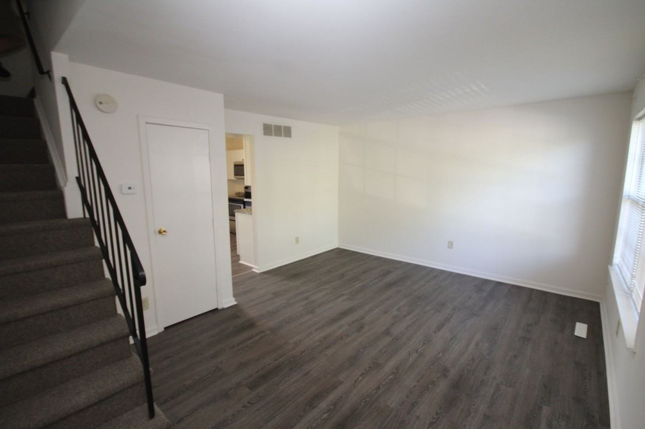 1473 Charlestown Dr - Photo 2 of 21