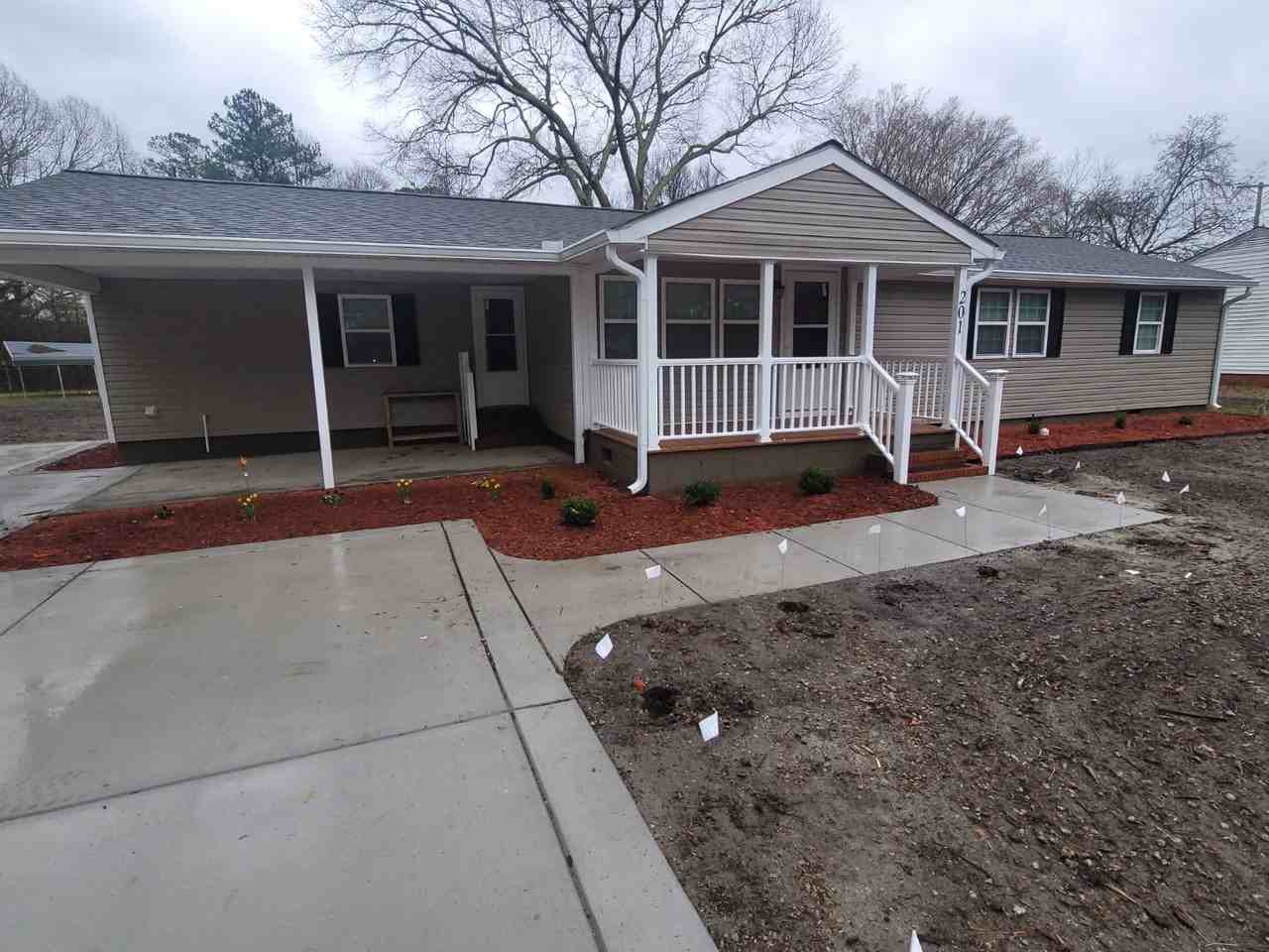 201 Park Pl - Photo 2 of 22
