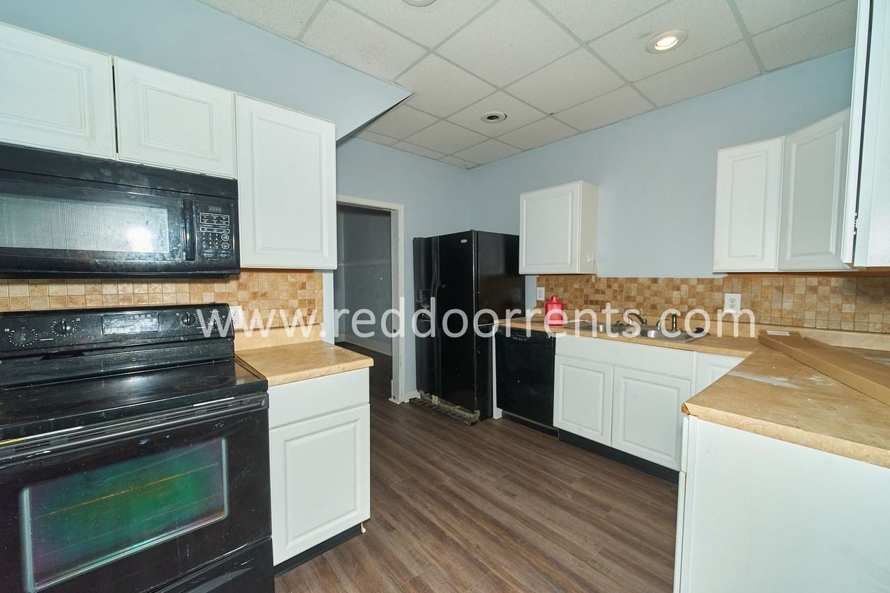 736 E Morris St - Photo 2 of 18
