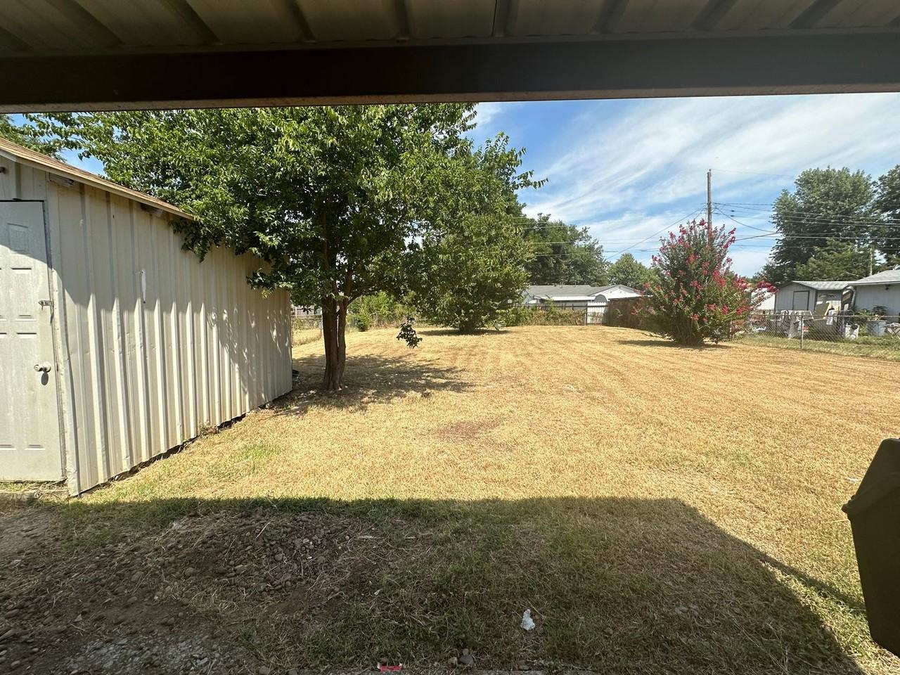 1025 Sw 57th St - Photo 4 of 24