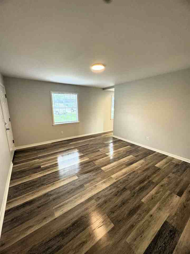 206 Cloverleaf Dr #6 - Photo 3 of 9