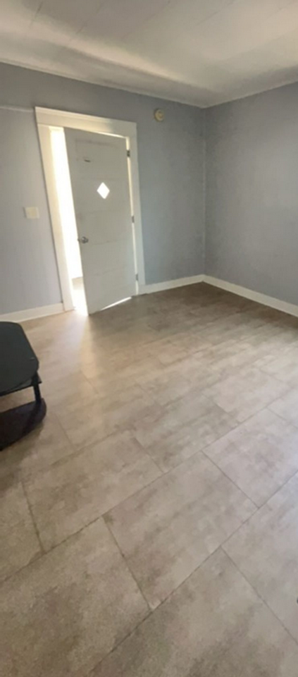 4129 W Muhammad Ali Blvd - Photo 2 of 13