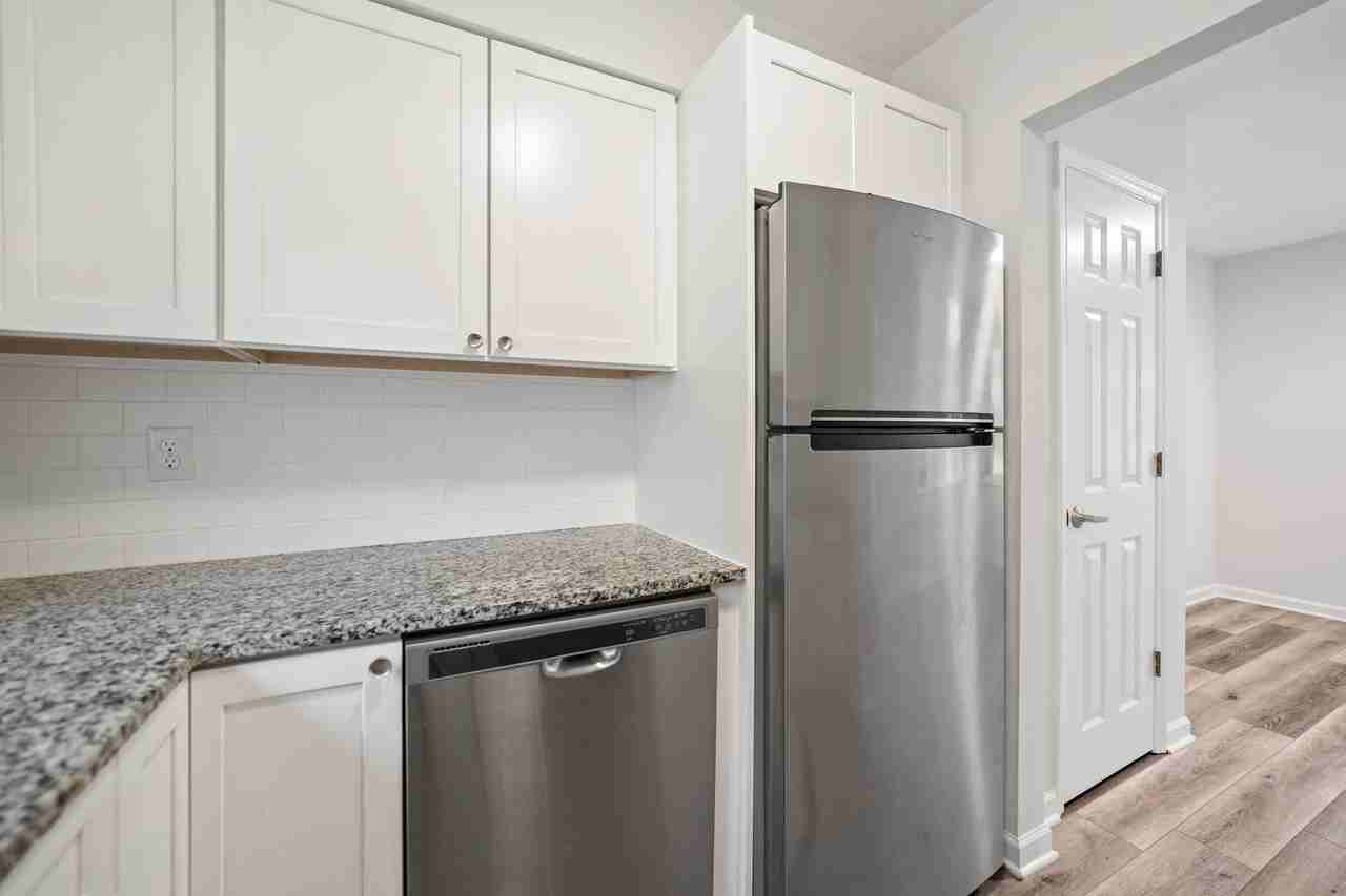 4330 Pin Oak Dr - Photo 7 of 17