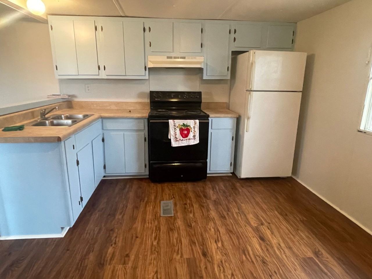 51 Alexander Rd - Photo 4 of 17