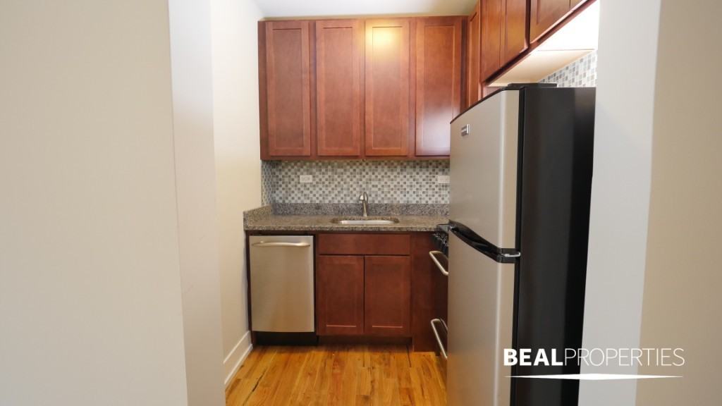 550 W Arlington Pl - Photo 2 of 9