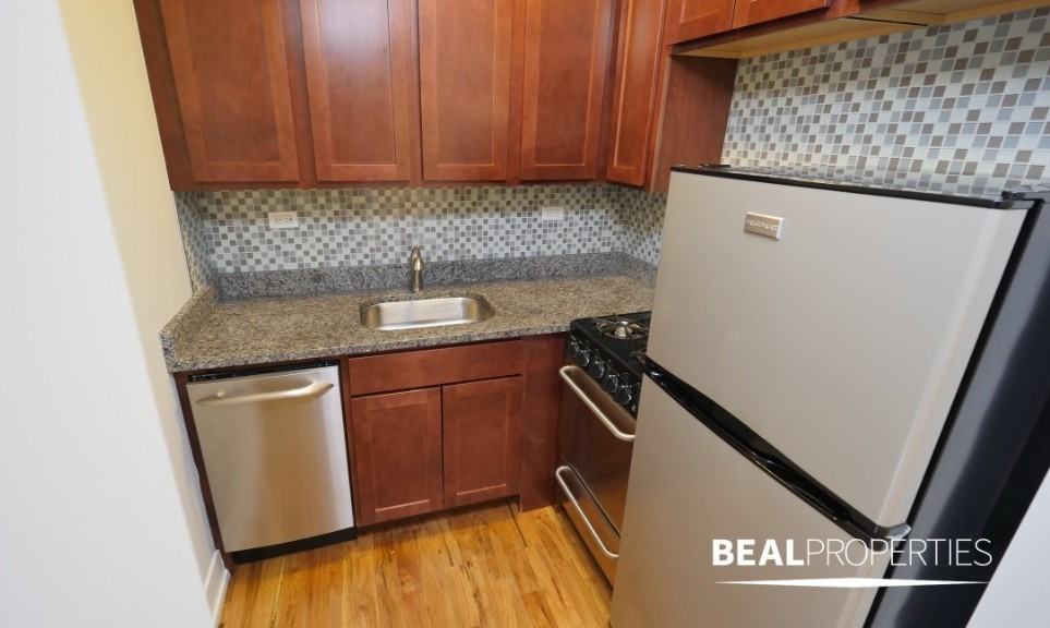 550 W Arlington Pl - Photo 3 of 9