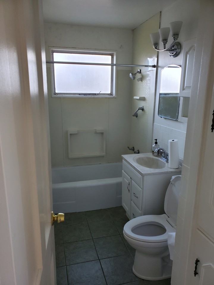 1217 1st St #NA - Photo 2 of 8