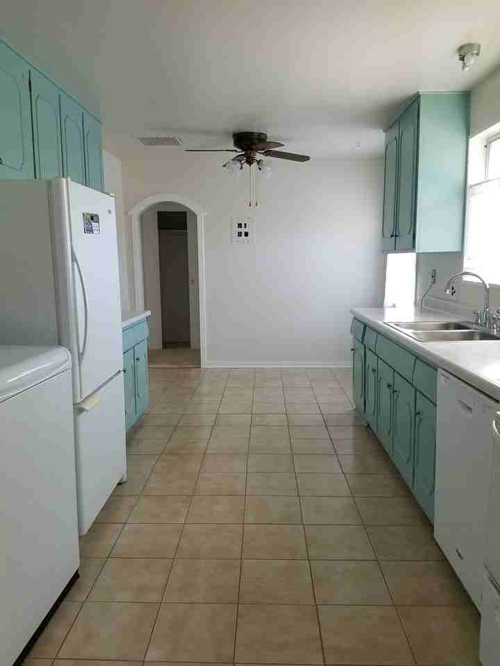 1217 1st St #NA - Photo 6 of 8