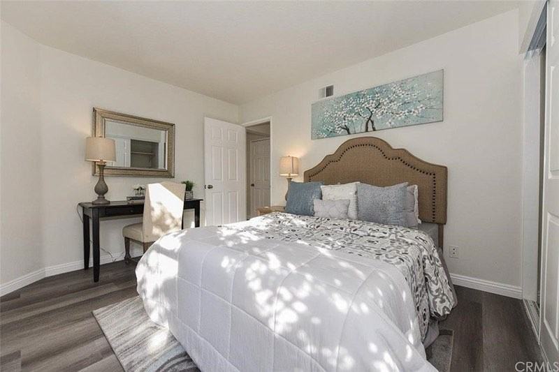 22 Toscany #C - Photo 2 of 6