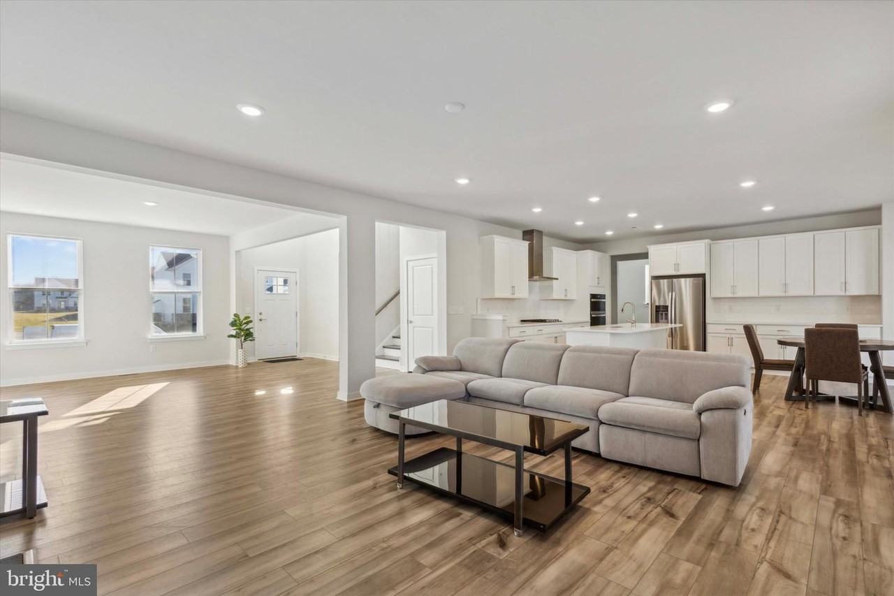 1137 Mariwill Dr #NA - Photo 3 of 21