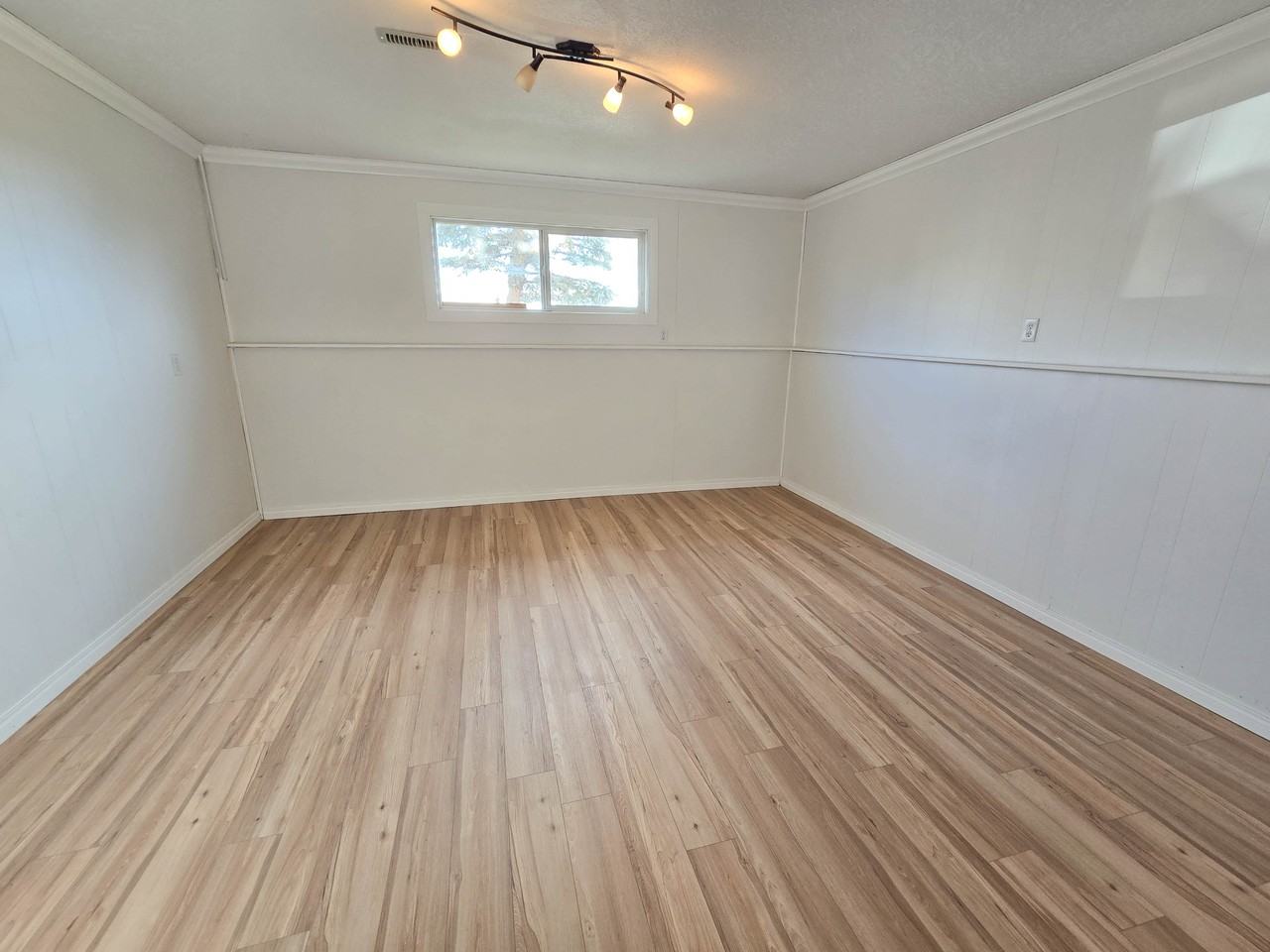 9618 101 Ave Lowr - Photo 3 of 4