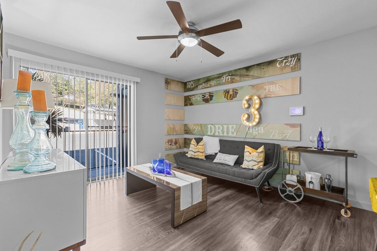 Trio - Photo 3 of 22