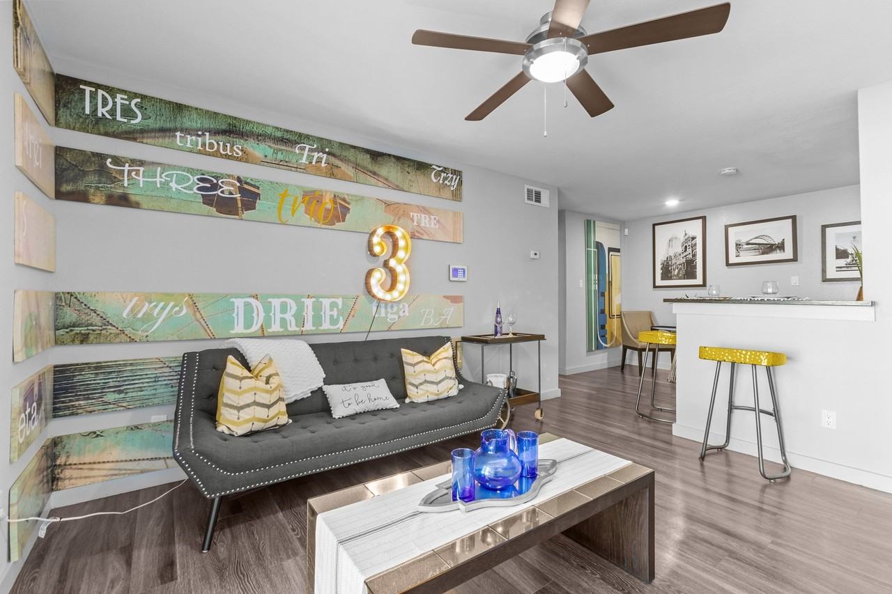 Trio - Photo 4 of 22