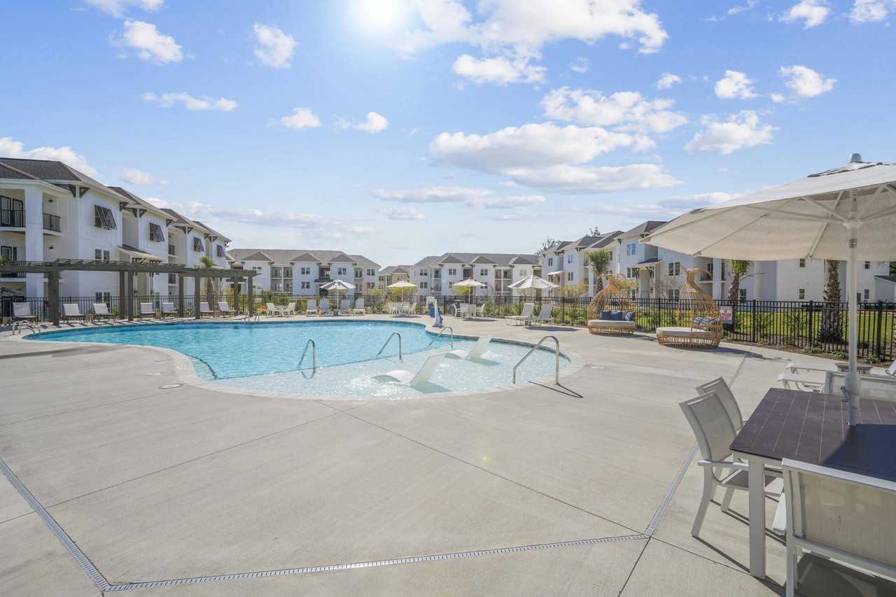 Monument at Ocean and Main - Photo 6 of 44