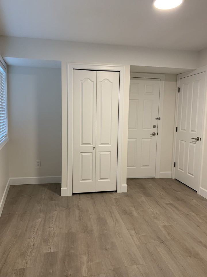 7160 Railway Avenue - Photo 2 of 4