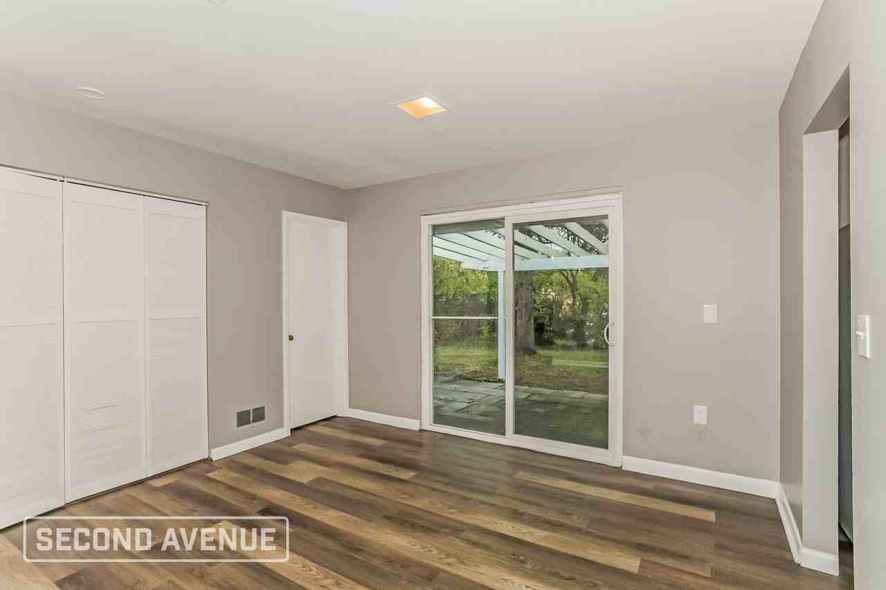 940 Hollytree Dr - Photo 7 of 25