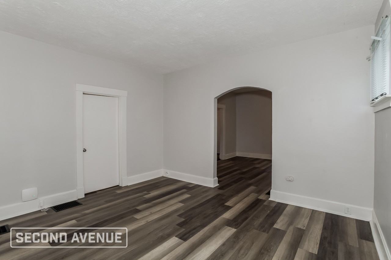 1730 Gilsey Ave - Photo 4 of 24