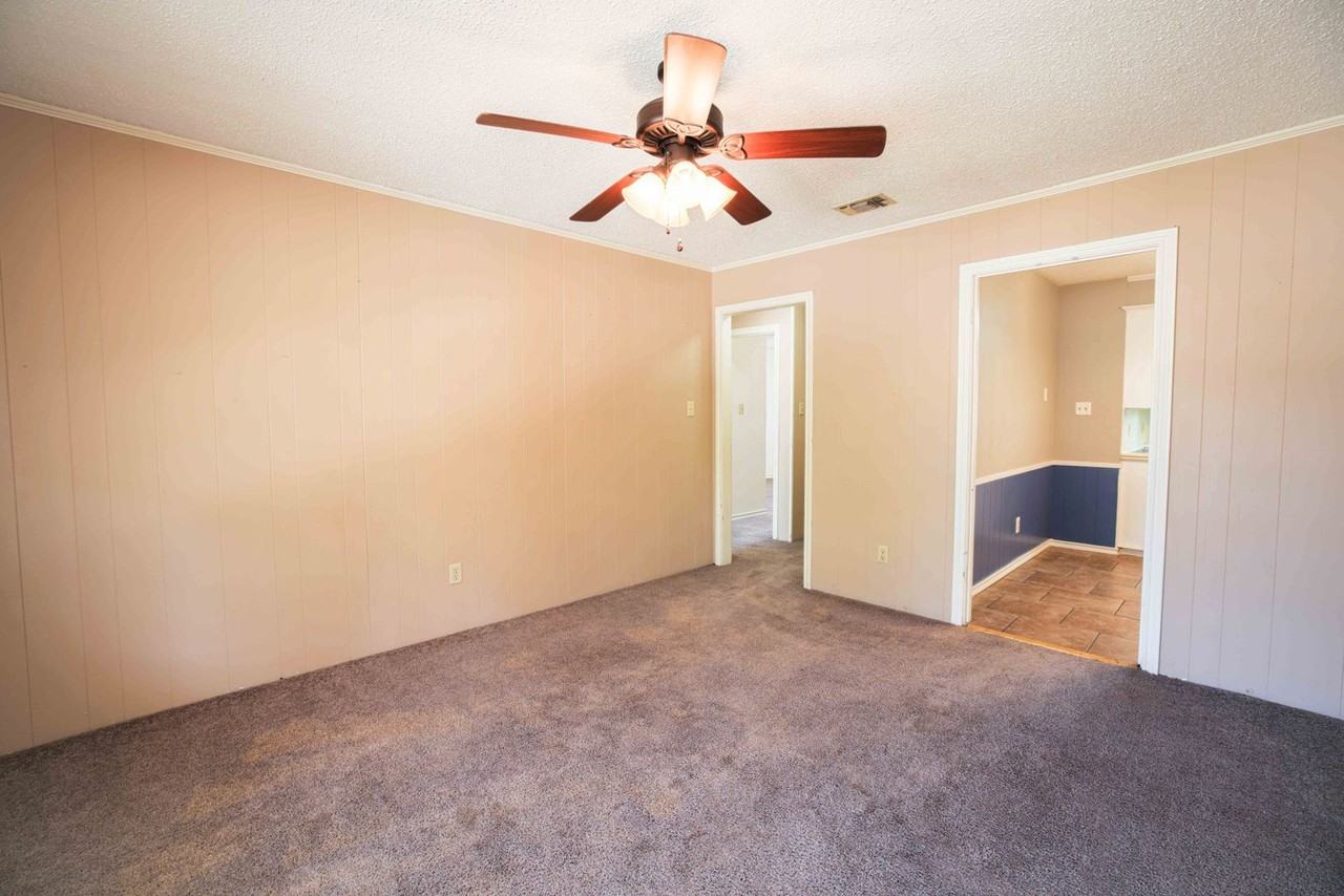 11 Forest Villa Apartments 11 - Photo 4 of 9