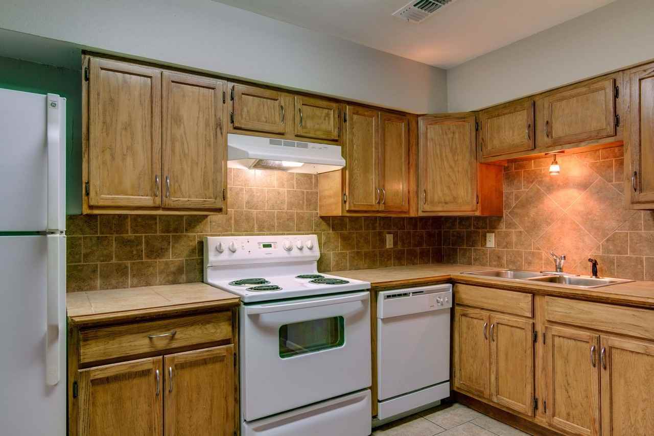 2401 Brookridge Dr - Photo 5 of 14
