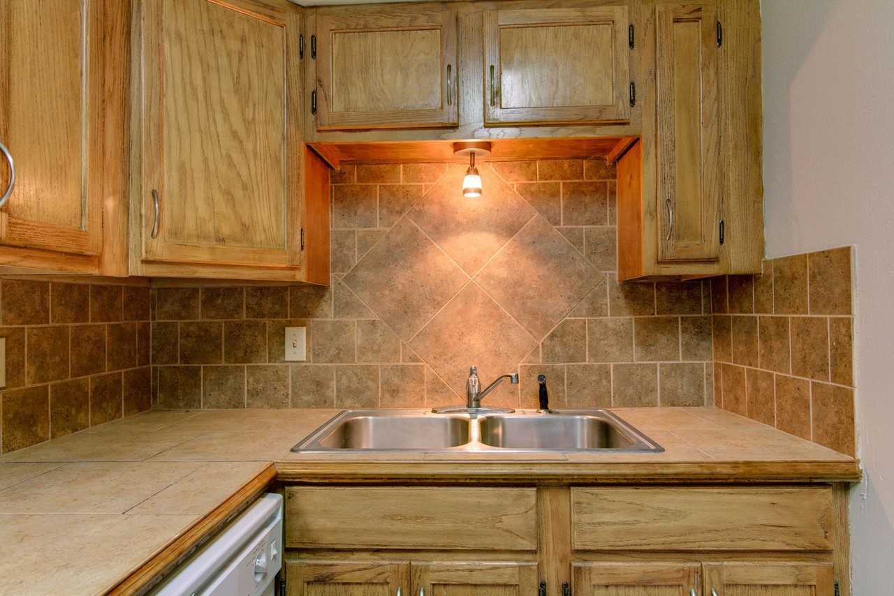 2401 Brookridge Dr - Photo 6 of 14