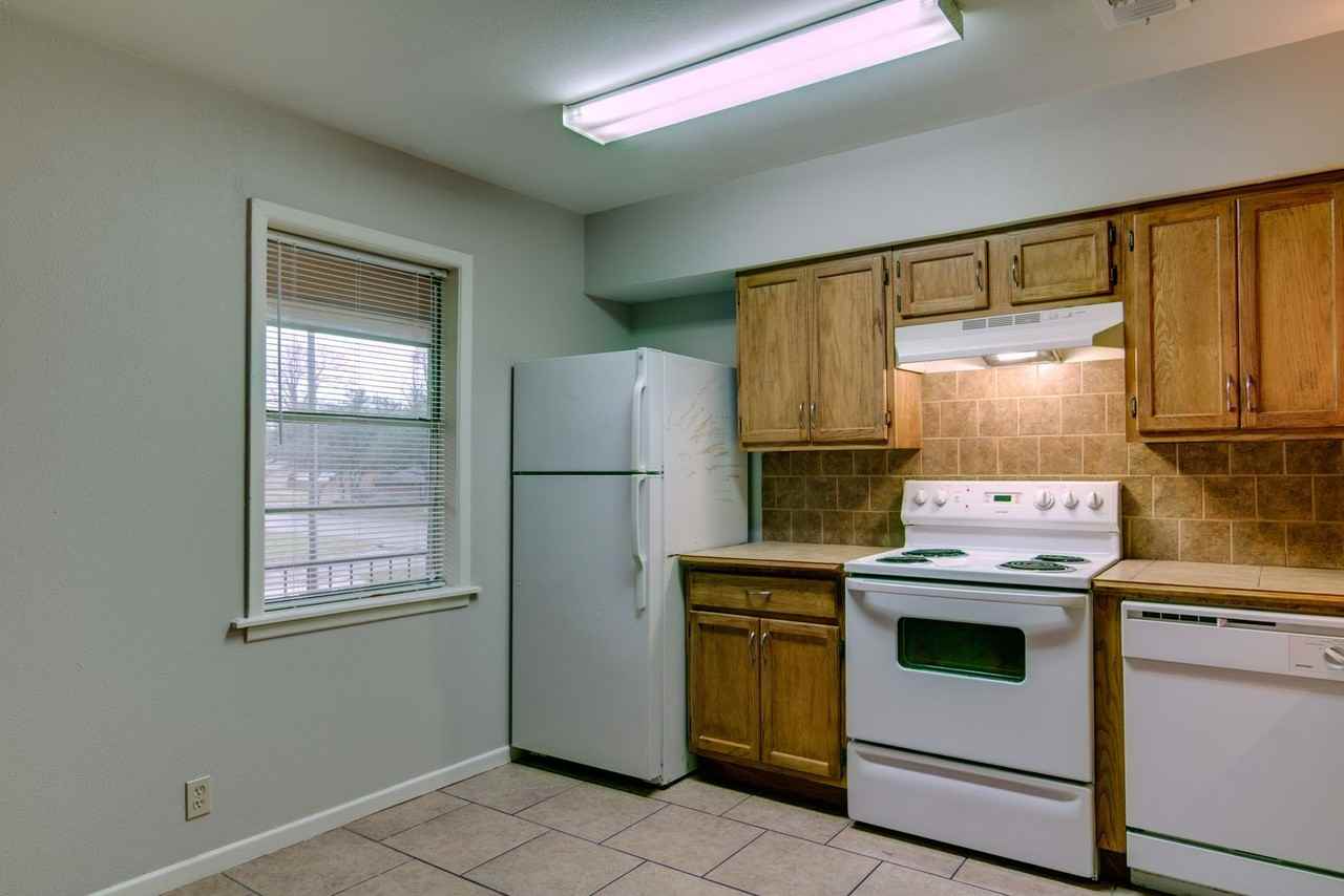 2401 Brookridge Dr - Photo 7 of 14