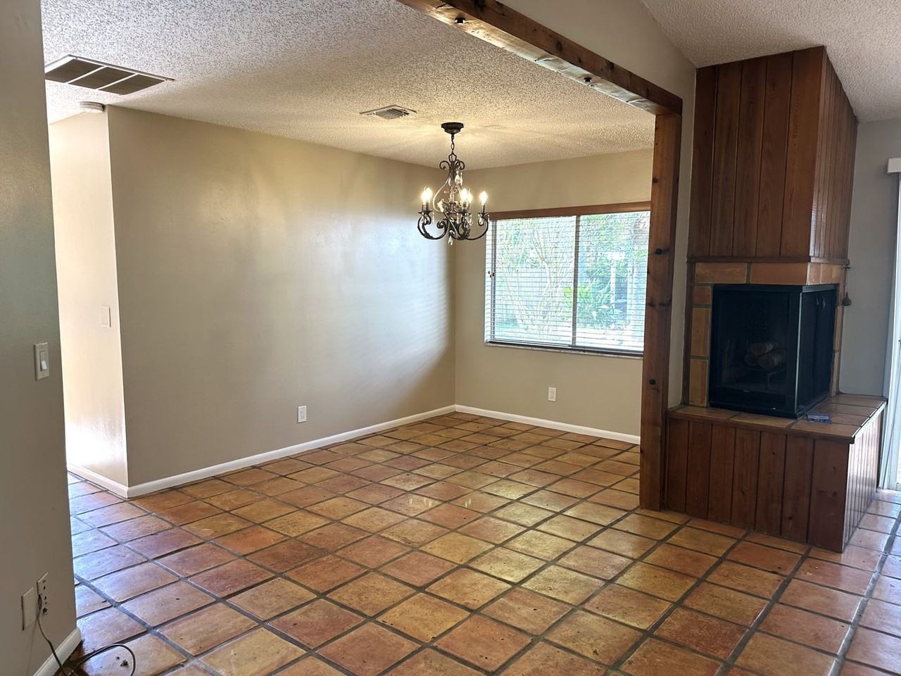 102 Florida Park Dr - Photo 3 of 18