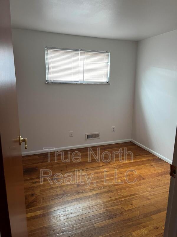 4926 Fairway Ct - Photo 5 of 6