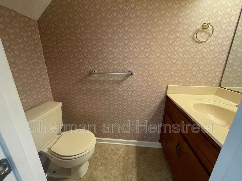 1536 Elizabeth St - Photo 3 of 8