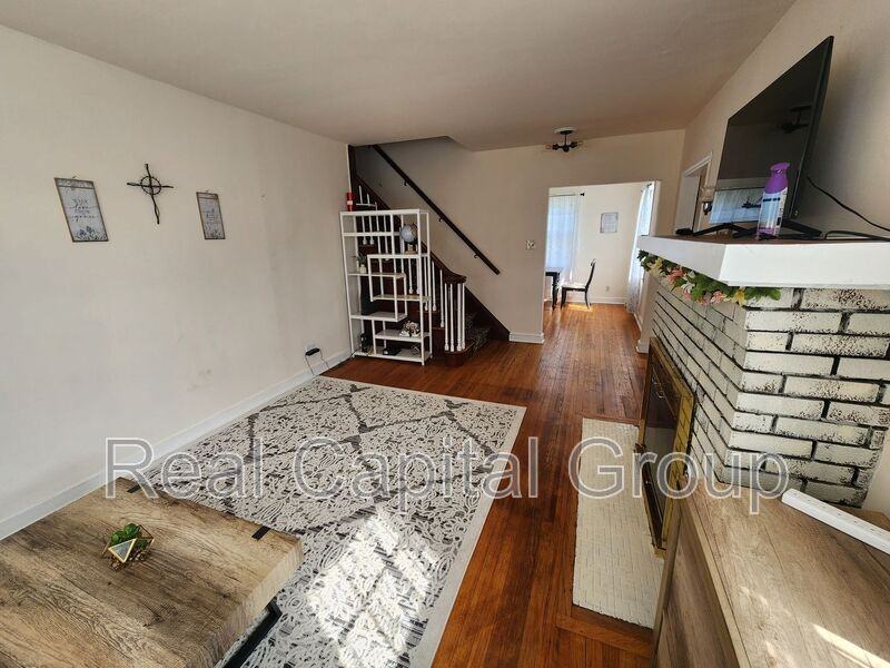 19 Elmhurst Ave #1 - Photo 3 of 16