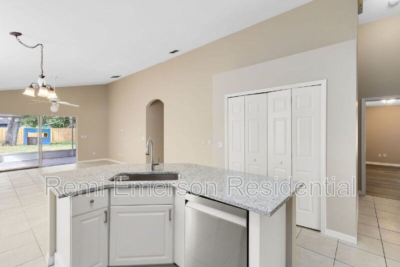 3010 Buck Hill Pl - Photo 6 of 24