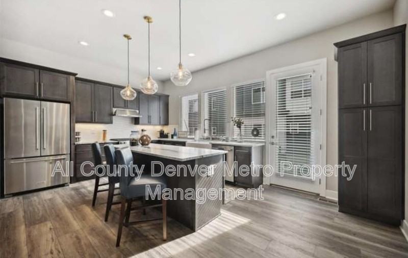 5165 Vivian St - Photo 3 of 26