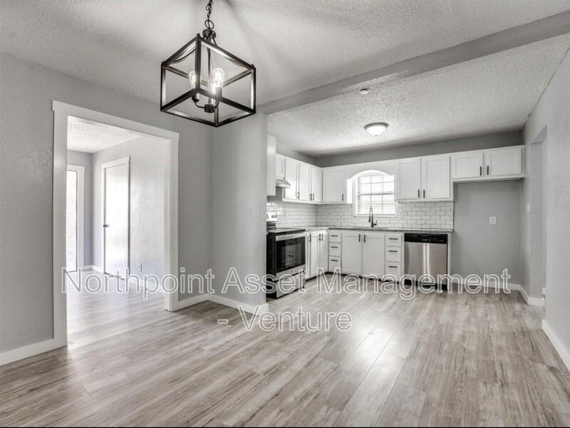 1209 Ne 42nd St - Photo 2 of 8