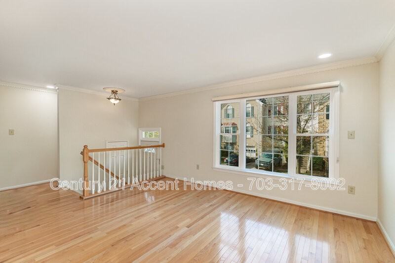 2062 Pieris Ct - Photo 3 of 33