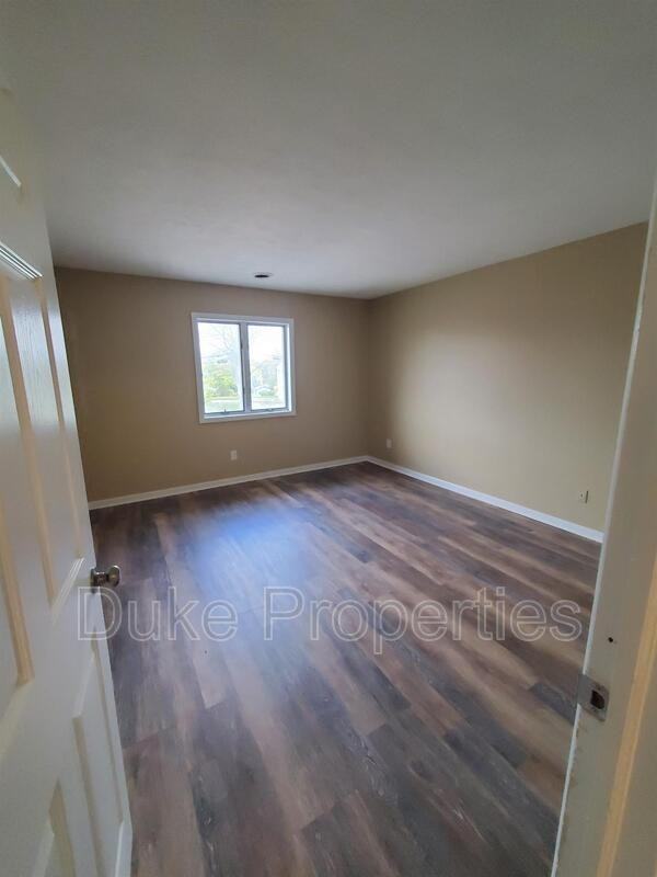 72 Market St #72 - Photo 5 of 8
