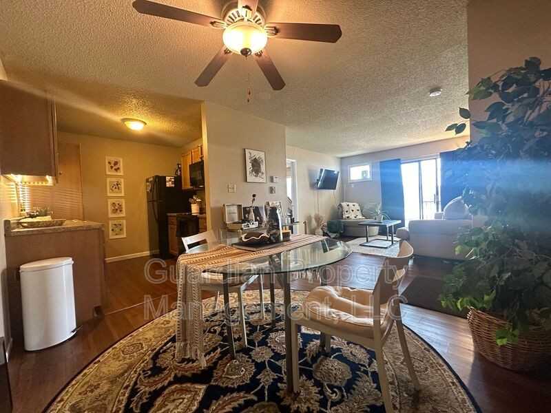 515 W 11th St #12 - Photo 3 of 12