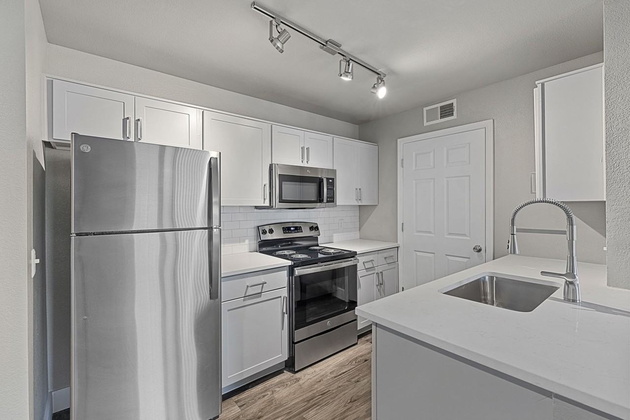 Modena - Photo 2 of 23