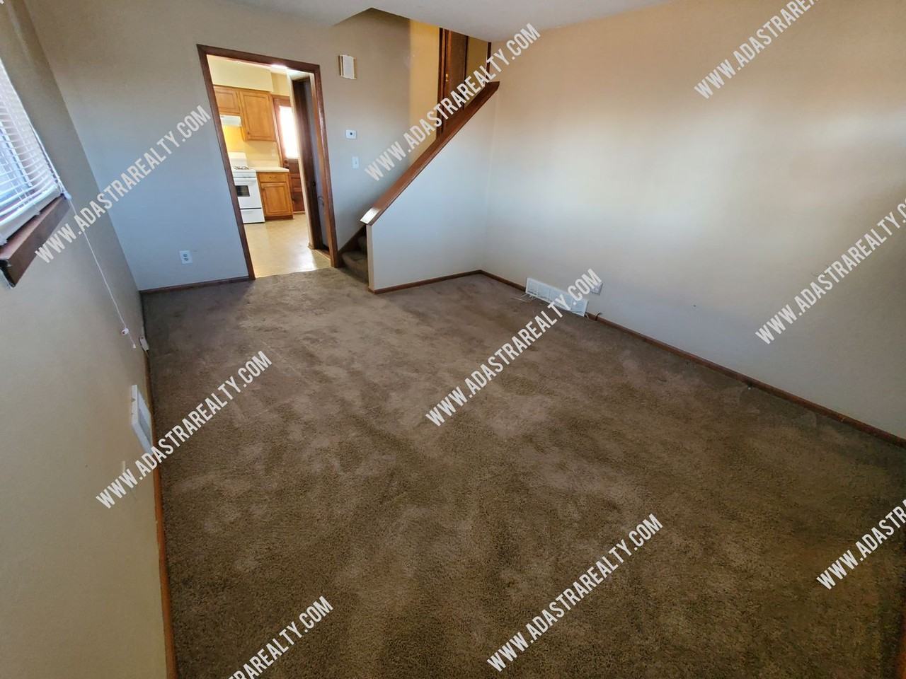 10213 W 53rd St - Photo 3 of 14