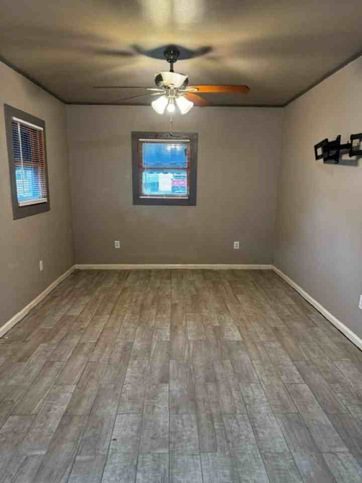 4104 Houx St - Photo 4 of 10
