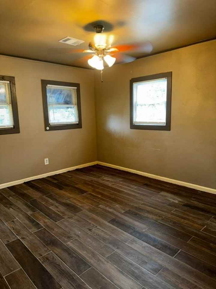 4104 Houx St - Photo 6 of 10