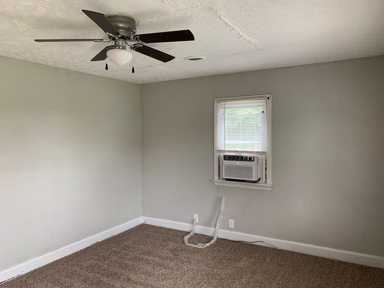 804 14th Street - Photo 5 of 10