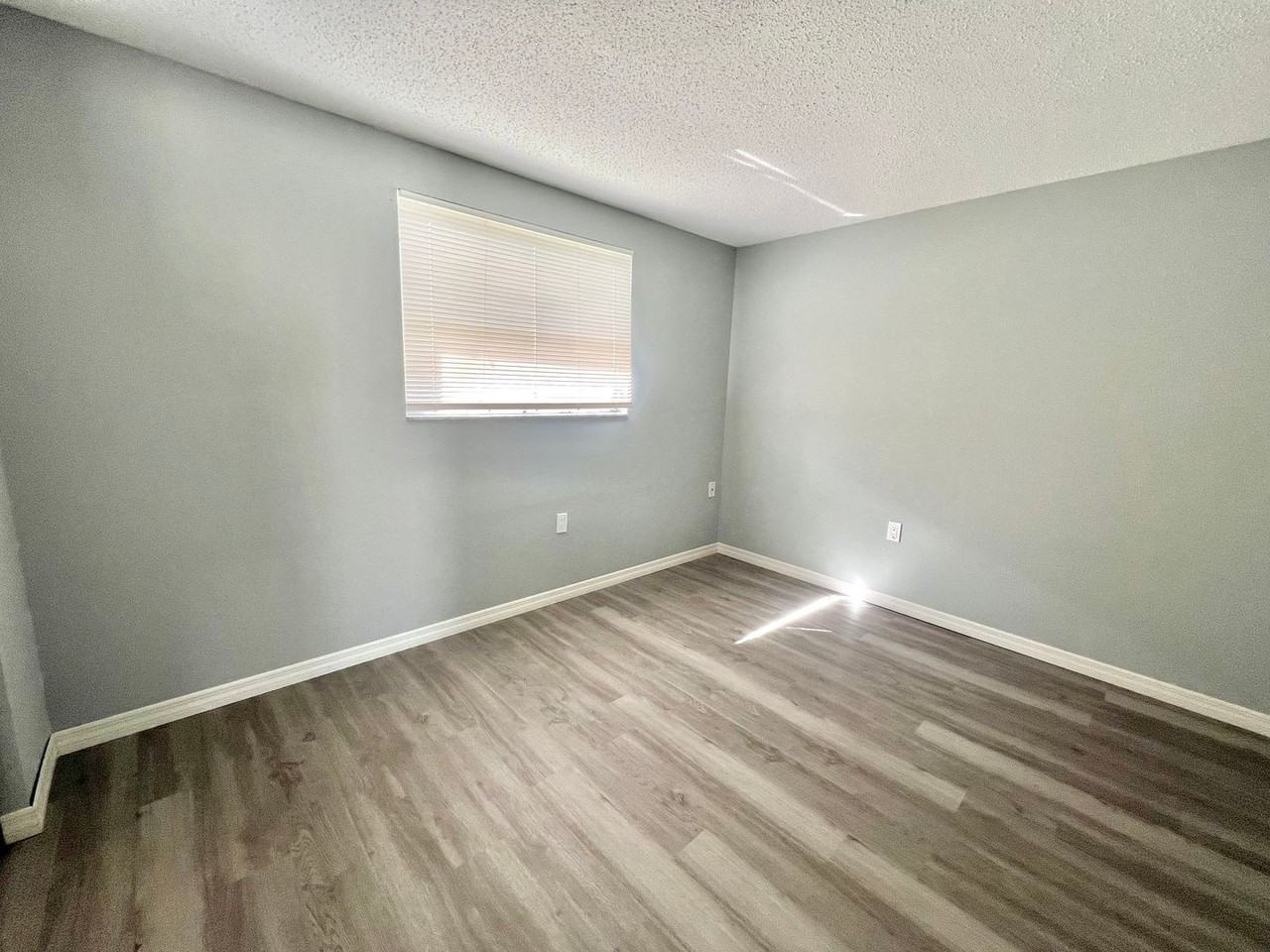 5014 Bitner St - Photo 7 of 14