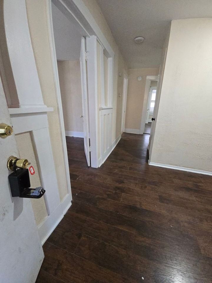 502 W Worley St - Photo 2 of 10