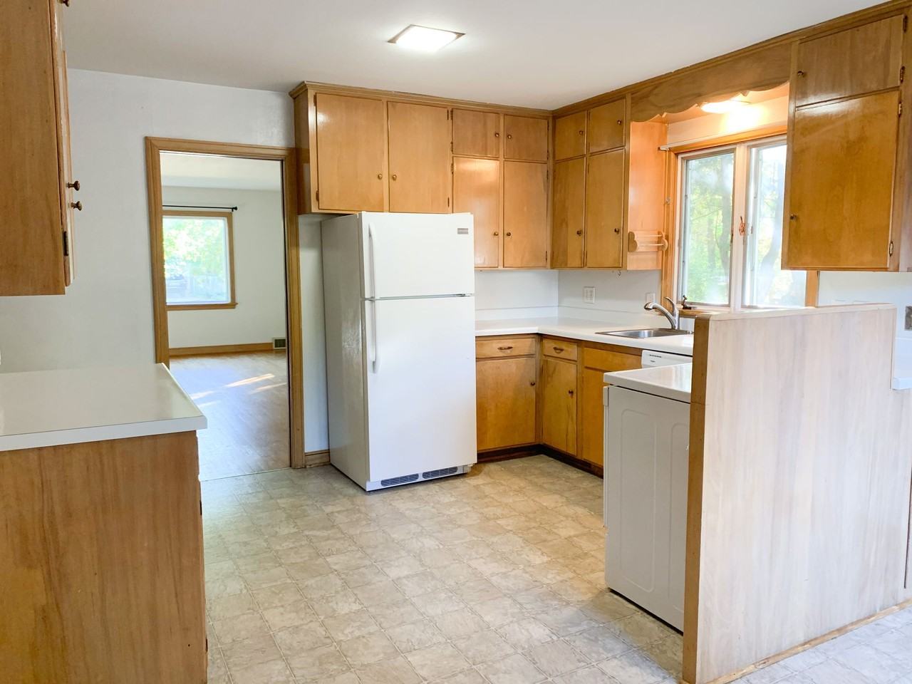 Moon Properties - Photo 4 of 15