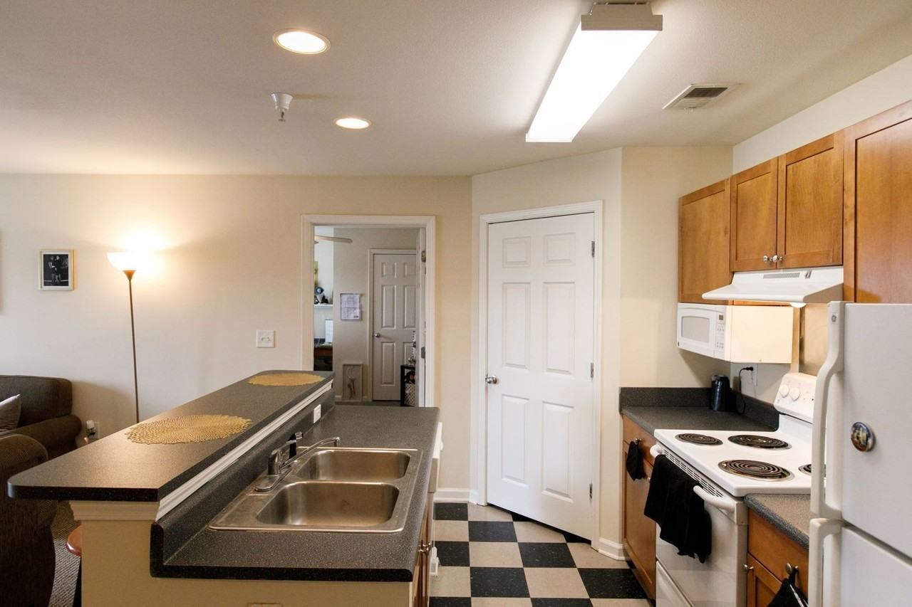 Eagles Landing - Photo 3 of 47