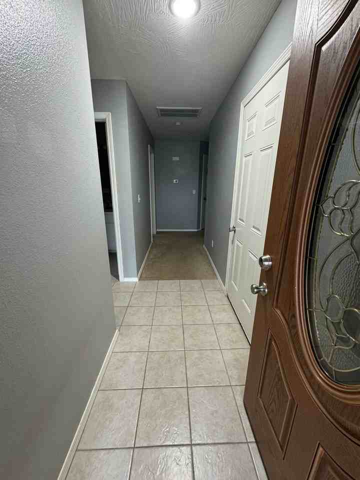 105A Bailey Cir - Photo 2 of 18