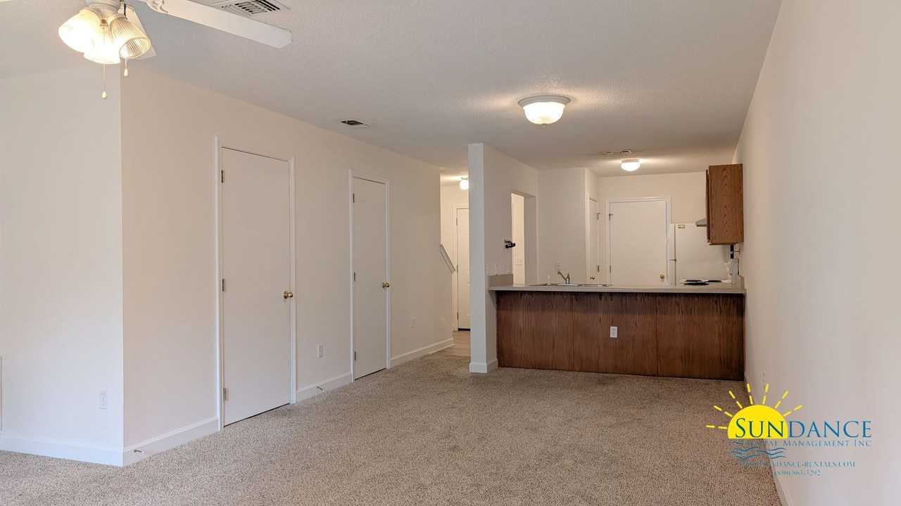 102 Duloft St - Photo 5 of 30