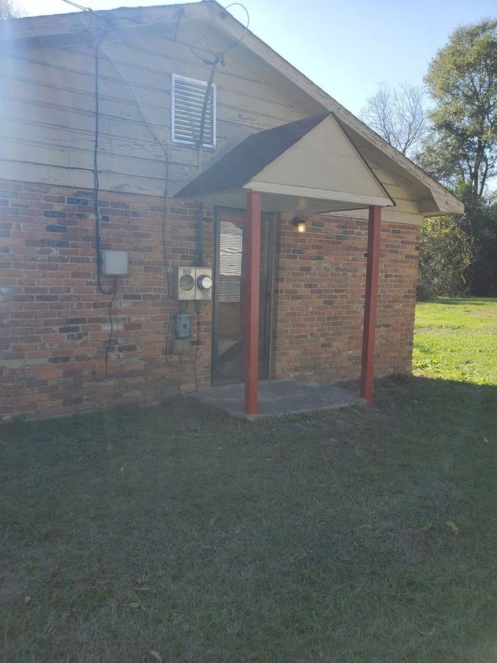 1531 Rockdale Dr - Photo 3 of 11