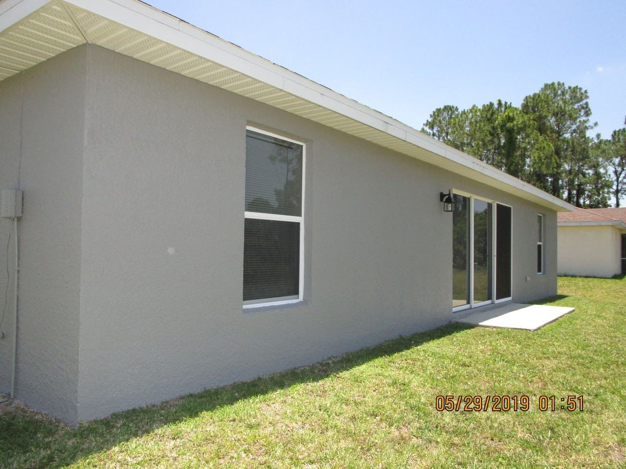 3716 Ne 11th Pl - Photo 2 of 7