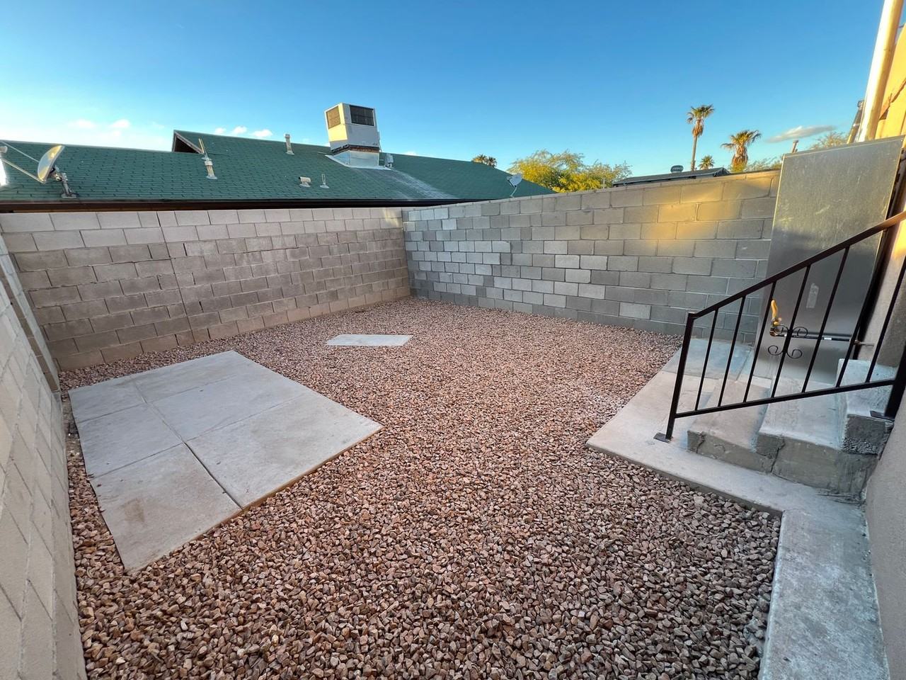 2206 S 5th Ave - Photo 6 of 7
