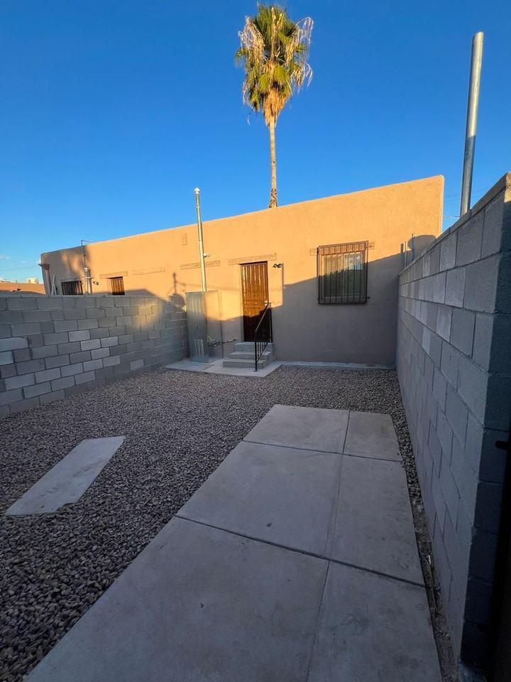 2206 S 5th Ave - Photo 7 of 7